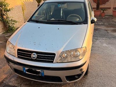 Usata Fiat Punto 69 CV (50 kW) 2004 Grigio Utilitaria
