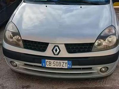 Brugt Renault Clio II 75 HK (55 kW) 2002 Sedan