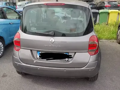 Usata Renault Modus 106 CV (77 kW) 2008 Grigio Monovolume