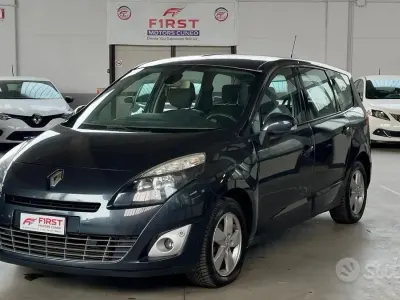 Usata Renault Scenic E-Tech Luxe 110 CV (80 kW) 2011 Grigio Monovolume