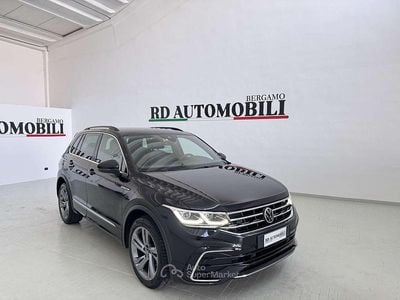 Usata VW Tiguan R-line 150 CV (110 kW) 2022 Grenadill black metallic SUV