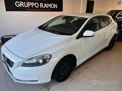 Usata Volvo V40 Momentum 114 CV (83 kW) 2012 Bianco Utilitaria