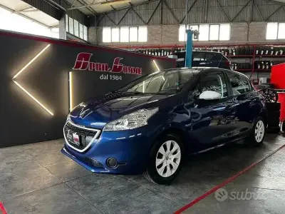 Usata Peugeot 208 Active 68 CV (50 kW) 2014 Blu/azzurro Utilitaria