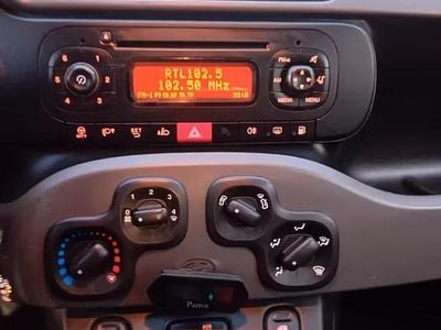 Usata Fiat Panda Lounge 69 CV (50 kW) 2016 Rosso Utilitaria