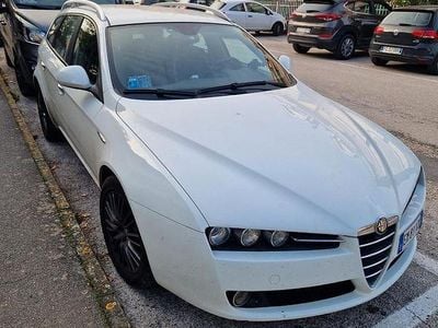 Begagnad Alfa Romeo 159 Exclusive 150 HK (110 kW) 2012 Kombi