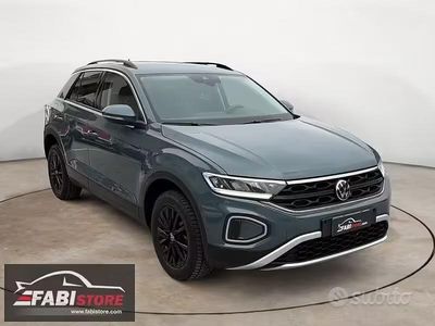 Usata VW T-Roc Style 150 CV (110 kW) 2024 Blu SUV