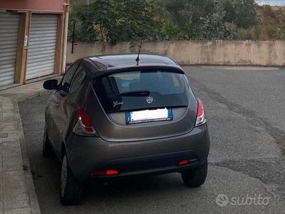 Usata Lancia Ypsilon 60 CV (44 kW) 2016 Grigio Utilitaria