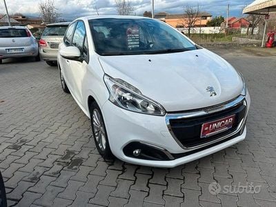 Usata 2016 Peugeot 208 Active Utilitaria | 8800 € (Molto cara)