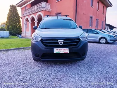 Usata Dacia Dokker Ambiance 90 CV (66 kW) 2015 Bianco Monovolume