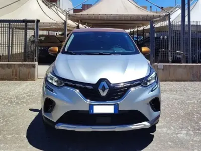 Usata Renault Captur Intens 101 CV (74 kW) 2020 Grigio SUV