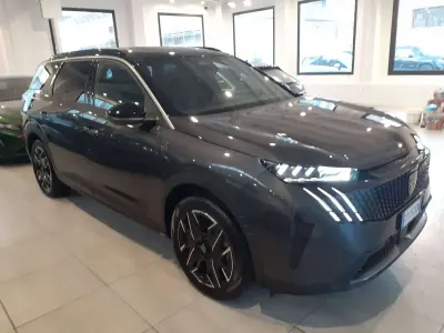 Usata Peugeot 5008 GTi 145 CV (106 kW) 2025 Grigio titanio SUV