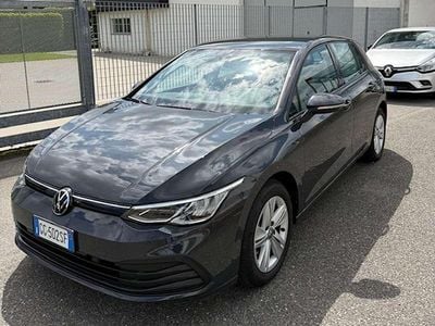 Usata VW Golf VIII Life 131 CV (96 kW) 2022 Urano grey Berlina
