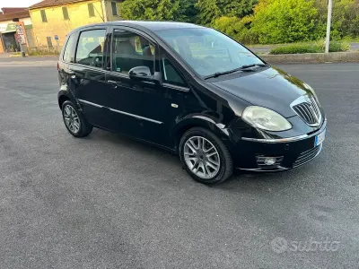 Usata Lancia Musa 95 CV (69 kW) 2011 Nero Monovolume
