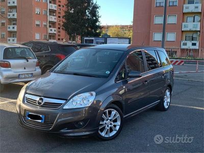 usata Opel Zafira 2010 7 posti solo benzina