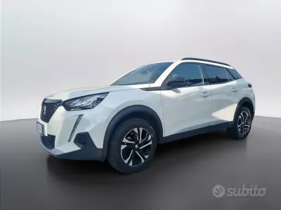 Usata Peugeot 2008 Allure 131 CV (96 kW) 2023 Bianco SUV