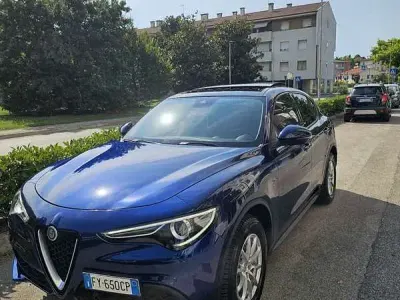 Usata Alfa Romeo Stelvio Business 190 CV (139 kW) 2019 Blu/azzurro SUV
