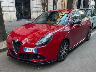 Usata Alfa Romeo Giulietta Veloce 241 CV (177 kW) 2016 Rosso Utilitaria