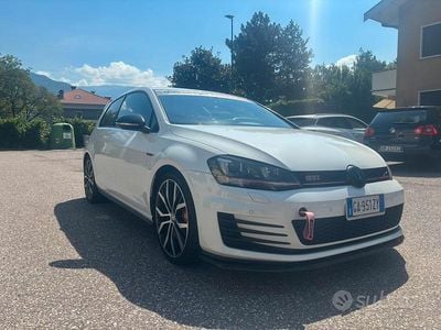 Usata VW Golf VII GTI 230 CV (169 kW) 2015 Bianco Utilitaria