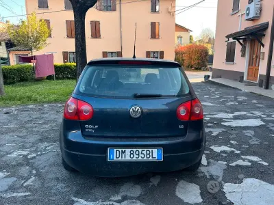 Usata VW Golf VI 102 CV (75 kW) 2008 Blu Utilitaria