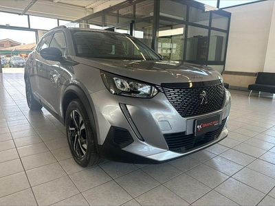 Usata Peugeot 2008 Allure 102 CV (75 kW) 2022 Grigio SUV