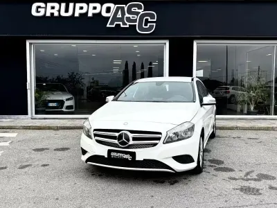 Usado Mercedes A160 90 CV (66 kW) 2014 Blanco Berlina