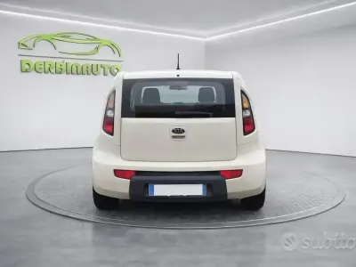 Usata Kia Soul Active 118 CV (86 kW) 2010 Beige SUV