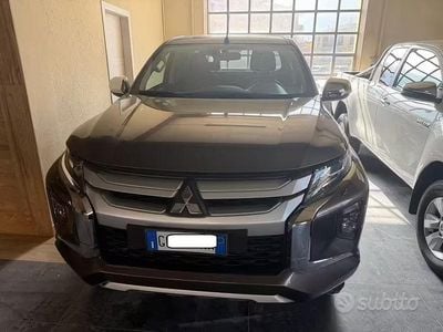 Occasion Mitsubishi L200 Select 150 ch (110 kW) 2021 Marron Pick-up