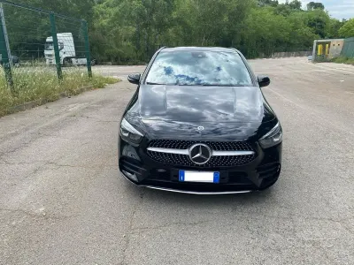 Usata Mercedes B180 AMG line 136 CV (100 kW) 2022 Utilitaria