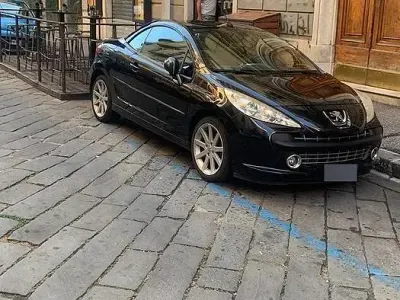Usata Peugeot 207 CC 156 CV (114 kW) 2010 Nero Cabrio