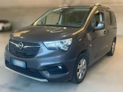 Usata Opel Combo Life Innovation 131 CV (96 kW) 2020 Grigio perla Monovolume