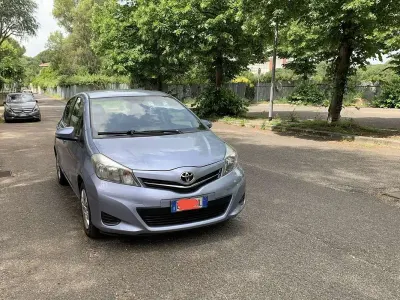 Usata Toyota Yaris Lounge 69 CV (50 kW) 2012 Utilitaria