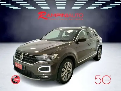 Usata VW T-Roc 150 CV (110 kW) 2018 Marrone SUV