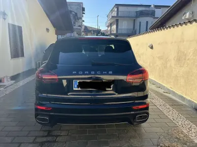 Gebraucht Porsche Cayenne 250 PS (183 kW) 2015 SUV