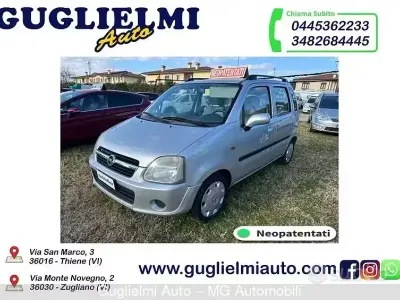 Usata Opel Agila Club 60 CV (44 kW) 2006 Grigio Monovolume