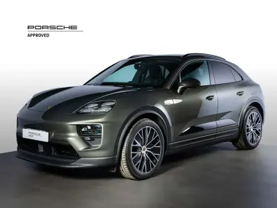 Usata Porsche Macan 144 kW (197 CV) 2024 Verde aventurine metallizzato SUV