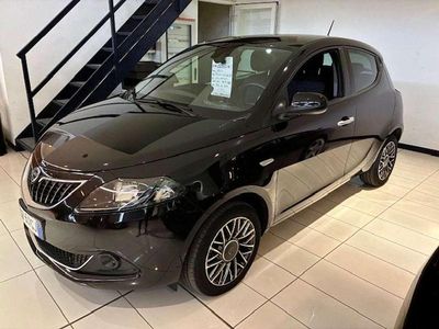 Usata Lancia Ypsilon Gold 69 CV (50 kW) 2023 Nero Utilitaria