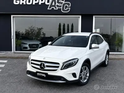 Usata Mercedes GLA200 136 CV (100 kW) 2016 Bianco SUV