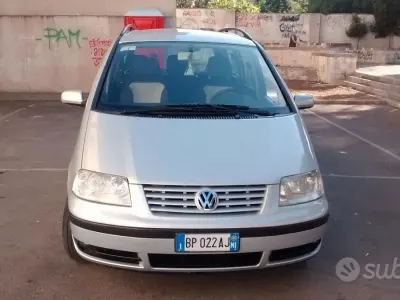 Begagnad VW Sharan 116 HK (85 kW) 2000 Grå Minibuss