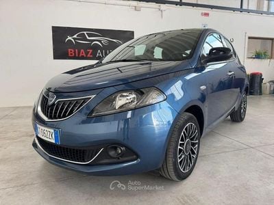 Usata Lancia Ypsilon Gold 70 CV (51 kW) 2024 Blu Utilitaria