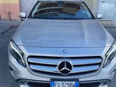 Usata Mercedes GLA200 136 CV (100 kW) 2016 Grigio SUV