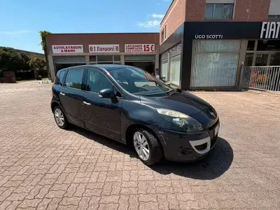 Usata Renault Scénic 110 CV (80 kW) 2010 Nero Monovolume