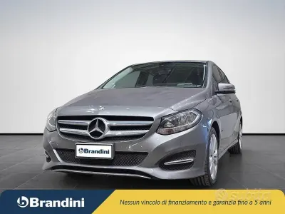 Usata Mercedes B180 109 CV (80 kW) 2017 Grigio Utilitaria