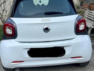 Begagnad Smart ForFour Prime 71 HK (52 kW) 2018 Vit Halvkombi