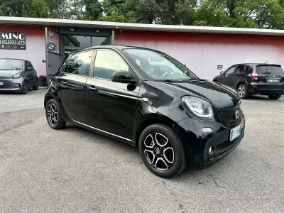 Usata Smart ForFour Prime 71 CV (52 kW) 2015 Nero Utilitaria