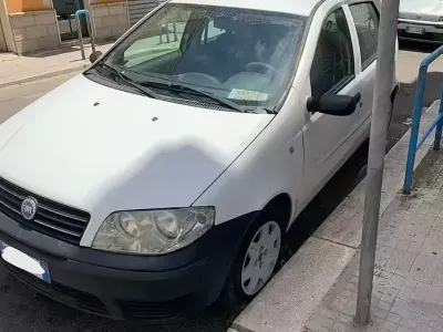 Usata Fiat Punto 60 CV (44 kW) 2005 Utilitaria