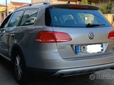 Usata VW Passat 177 CV (130 kW) 2012 Grigio Station wagon
