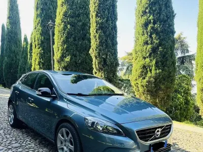 Gebraucht Volvo V40 177 PS (130 kW) 2012 Kleinwagen