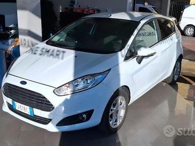 Usata Ford Fiesta Titanium 95 CV (69 kW) 2017 Bianco Berlina