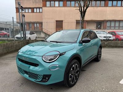 Nuova Fiat 600 La Prima 110 CV (80 kW) 2025 Azzurro metallizzato SUV