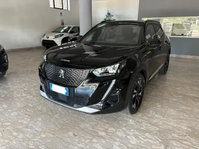 Usata Peugeot 2008 Allure 131 CV (96 kW) 2023 Nero SUV